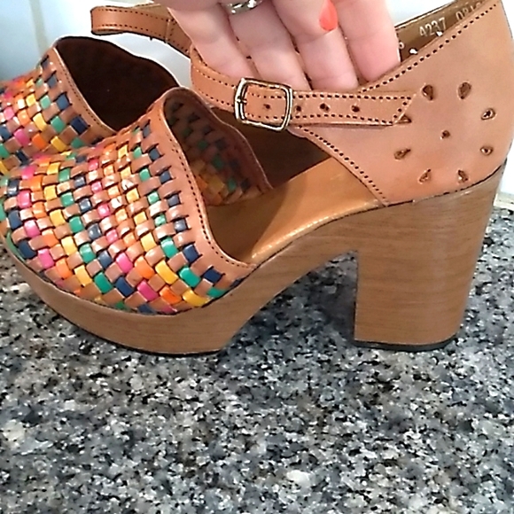 D'ARTE Leather Weaved Multicolor Platform Heels. Size 26 (Size 9 US) - Picture 5 of 14
